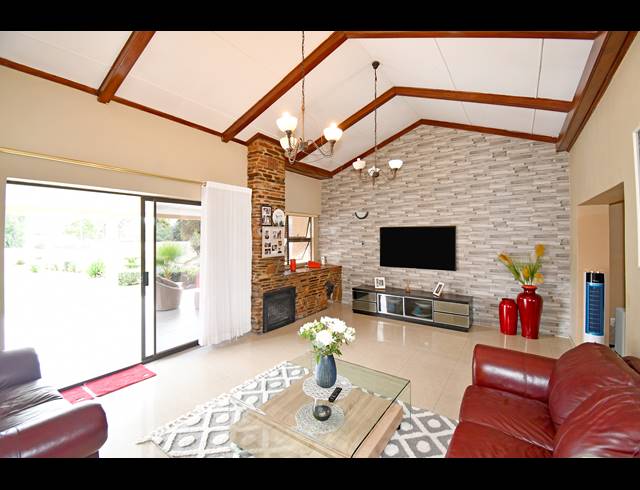 3 BEDROOM HOUSE FOR SALE IN BRAMLEY